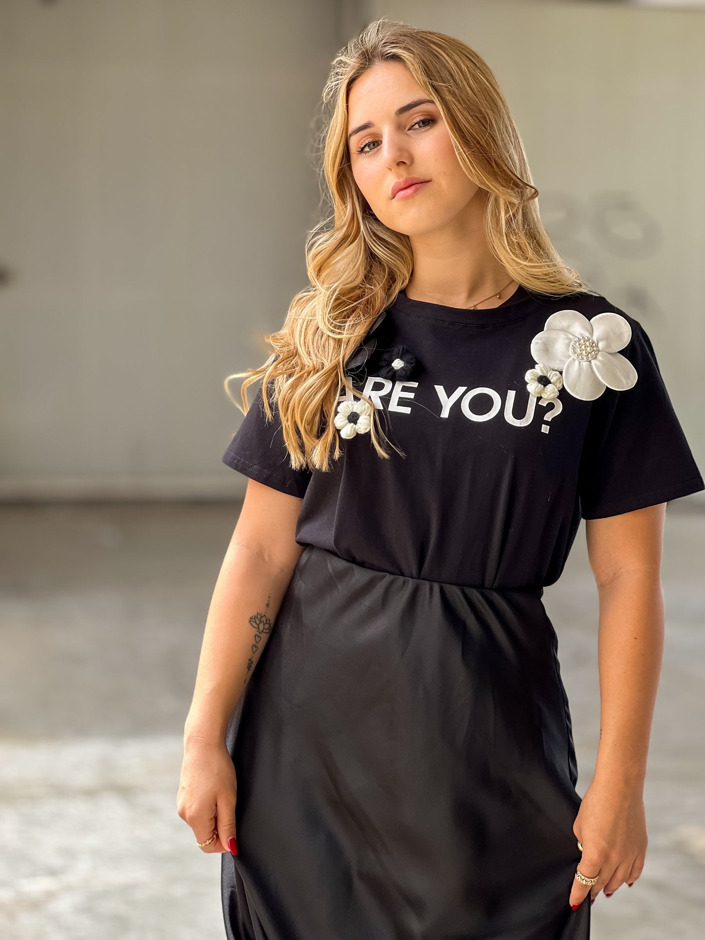 T-shirt com Flores em relevo